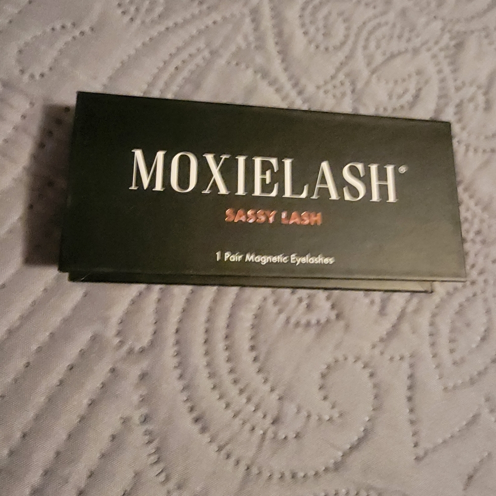 Moxie lashes